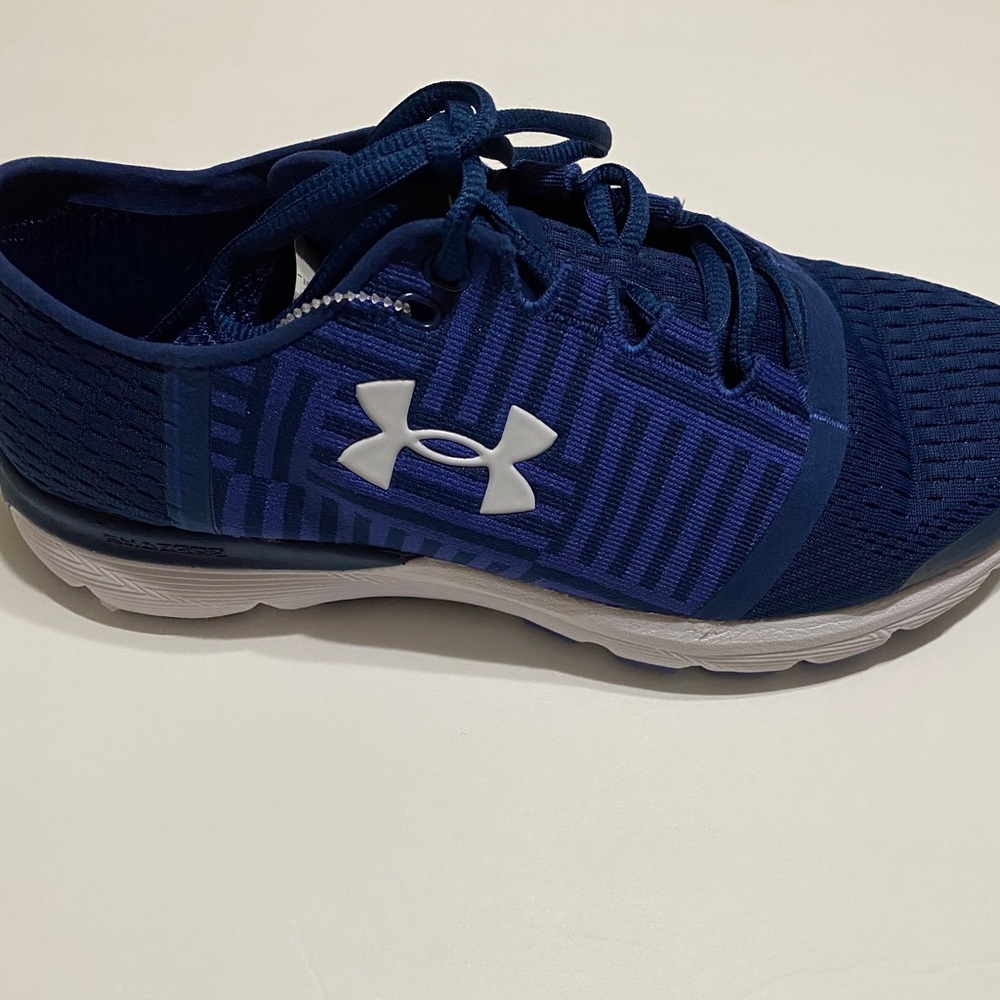 NEW Under Armour/10